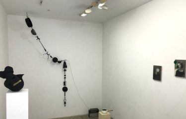 魚住哲宏＋紀代美/ 存在するのに耐えられない軽さ　LAD GALLERY