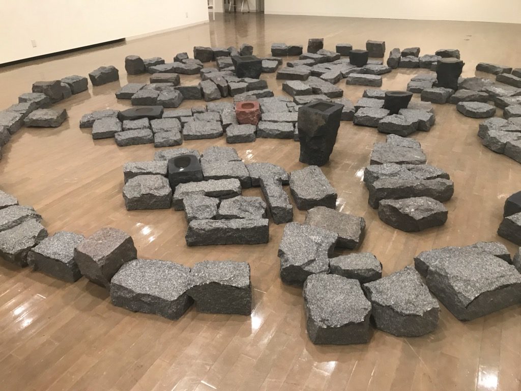林武史展 美濃加茂市民ミュージアム（岐阜） 石の記憶、泥の声