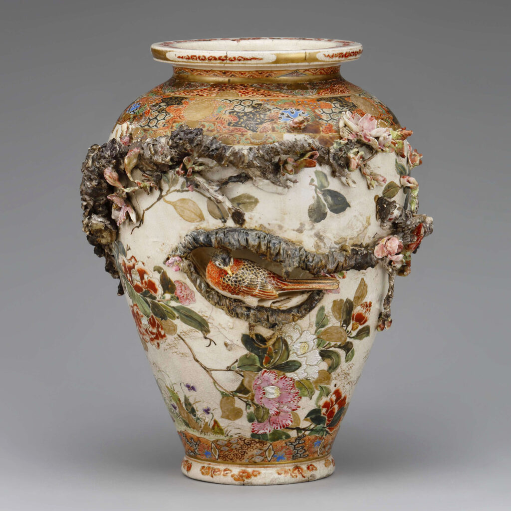 古美术 花瓶 濁手椿文花瓶（14代 酒井田柿右衛門）/ Nigoshide Vase with Design of