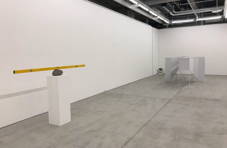 水平性｜水平線」キム・ミョンボム／ジルヴィナス・ケンピナス／村尾