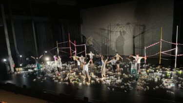 「SPAC-ENFANTS-PLUS」新作公演『Reborn －灰から芽吹く－』静岡芸術劇場で8月27-28日