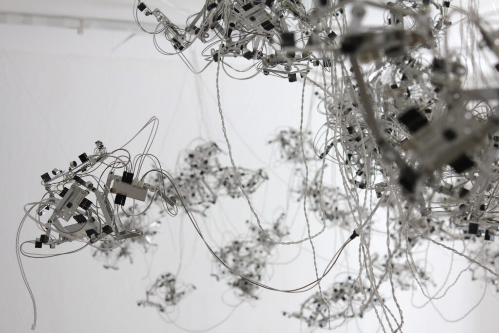 斉田一樹+むぎばやしひろこ+三原聡一郎「ISEA2010 RUHR」(Dortmunt kunstverein、2010)での展示風景