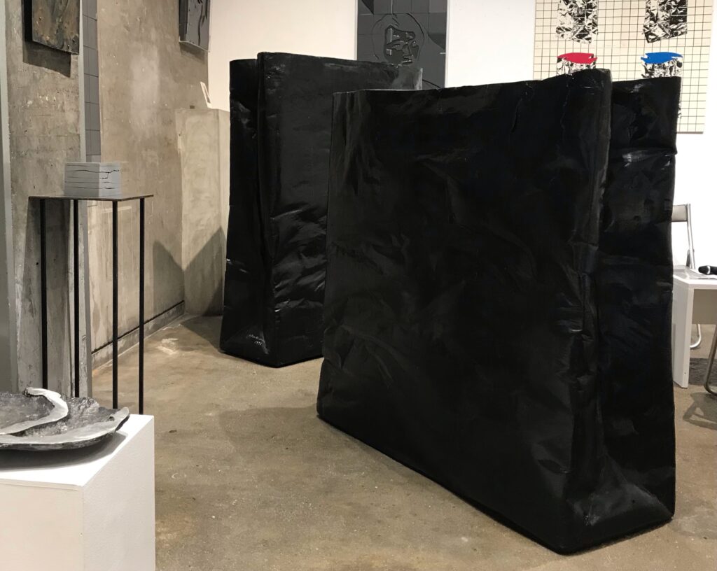 黒×シルバーの荒々しいストリート風テクスチャーアート 2枚組 F3 黒×シルバーの荒々しいストリート風テクスチャーアート 2枚組 F3 黒