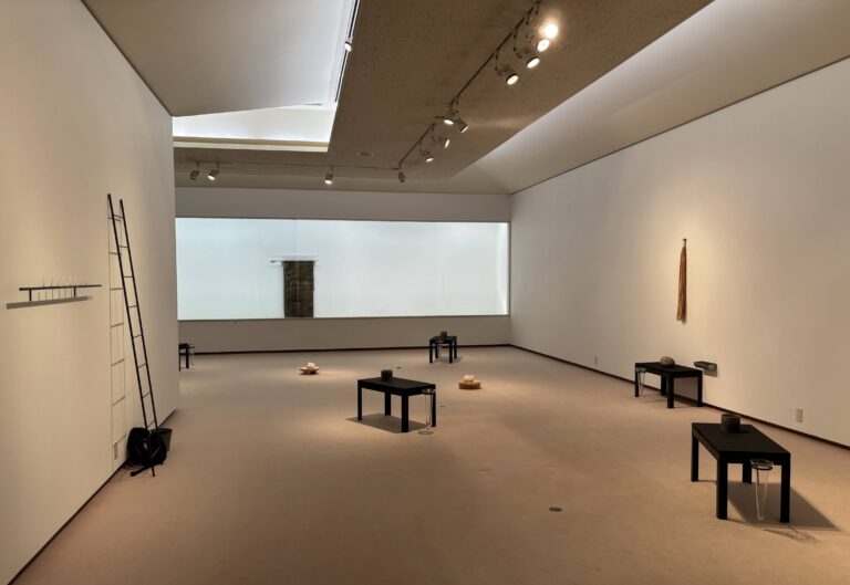 立ち現われる空間 久野利博展 加藤栄三・東一記念美術館（岐阜市）で